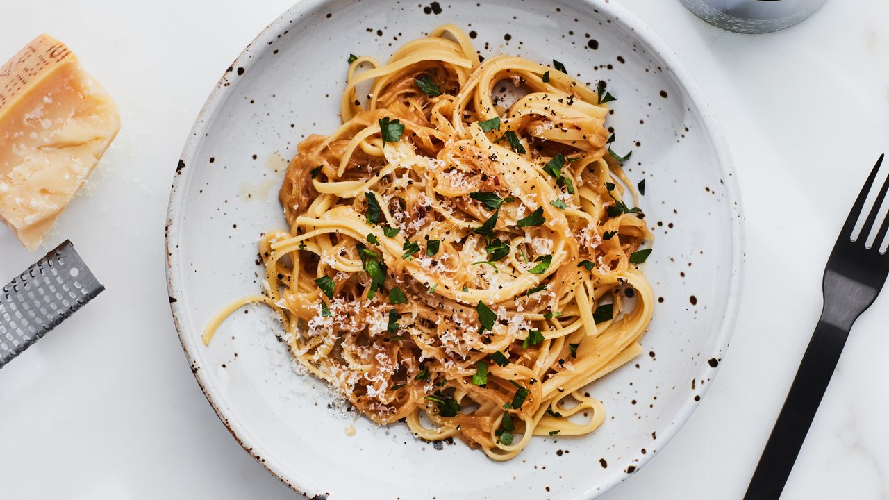 Caramelized Onion Pasta: Elevate Your Weeknight with Sweet, Savory Comfort